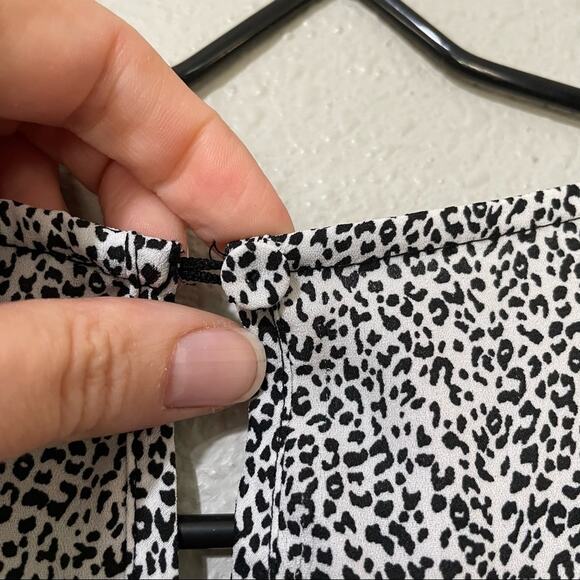 Daniel Rainn DR2 Black & White Cheetah Print Short Sleeve Blouse Womens XS - Picture 6 of 8